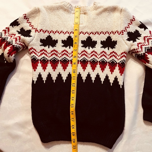 Canadiana Sweater Boys Medium Red White Blue Crew Neck Wool Blend Chunky Knit - Picture 12 of 15